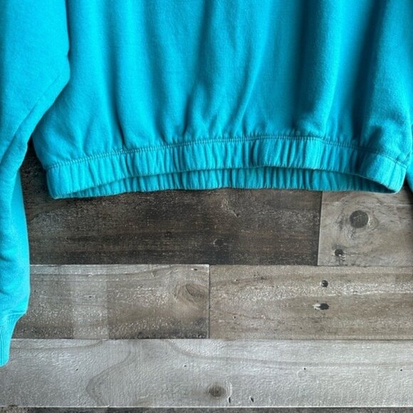 Disney Winnie The Pooh "Smile" Teal Size Medium Cute Cropped Sweatshirt - Picture 3 of 4